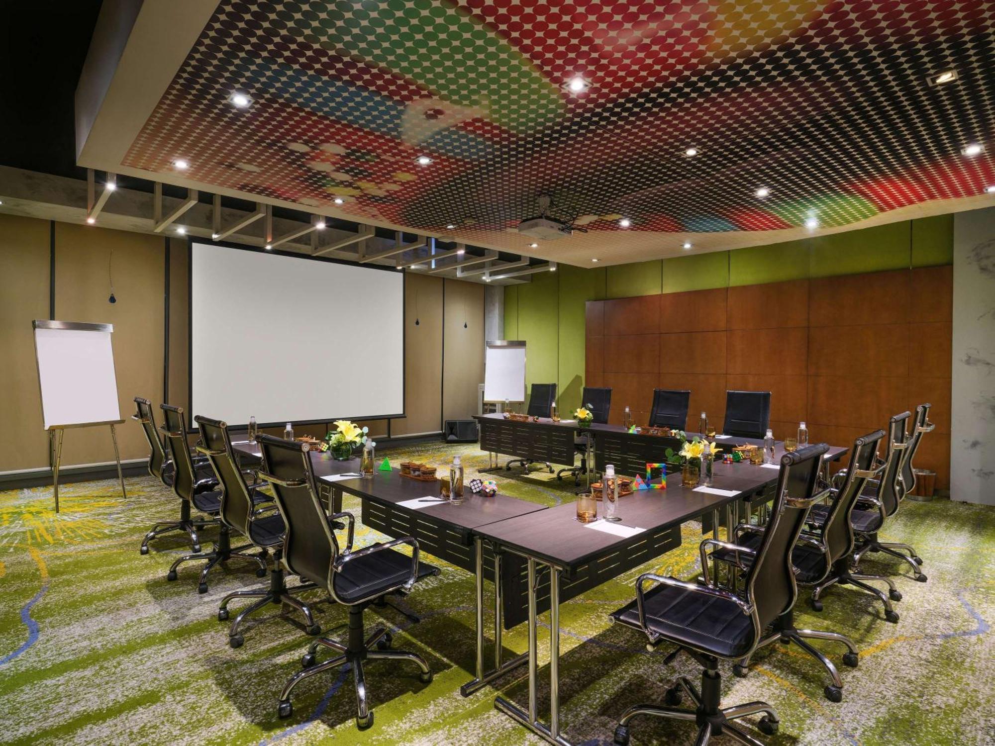 Pullman Jakarta Central Park Extérieur photo Meeting room