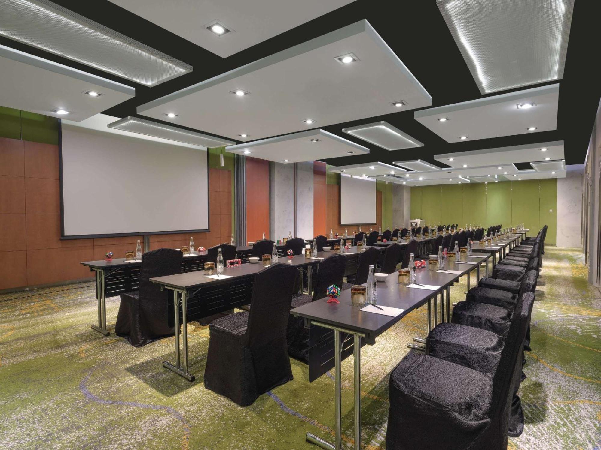 Pullman Jakarta Central Park Extérieur photo Meeting room
